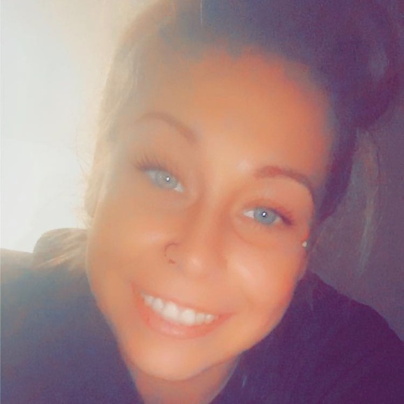 Meet your Posher, Constance - Picture 1 of 1